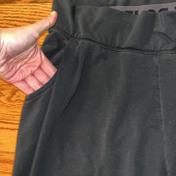 Nike sweatpants/joggers - Picture 6 of 11